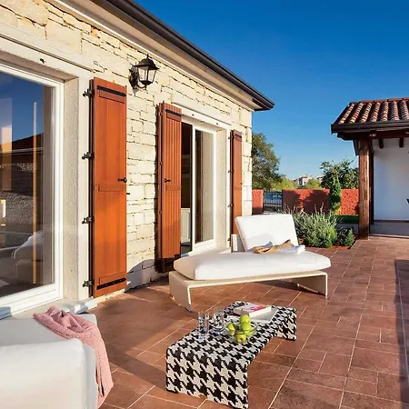 Modena Villa *